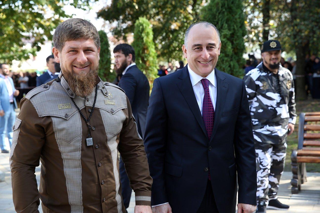 Где сейчас чеченский. Глава Республики Кабардино-Балкария. Рамзан Кадыров в КБР. Чеченцы охрана. Жилетка Кадырова.